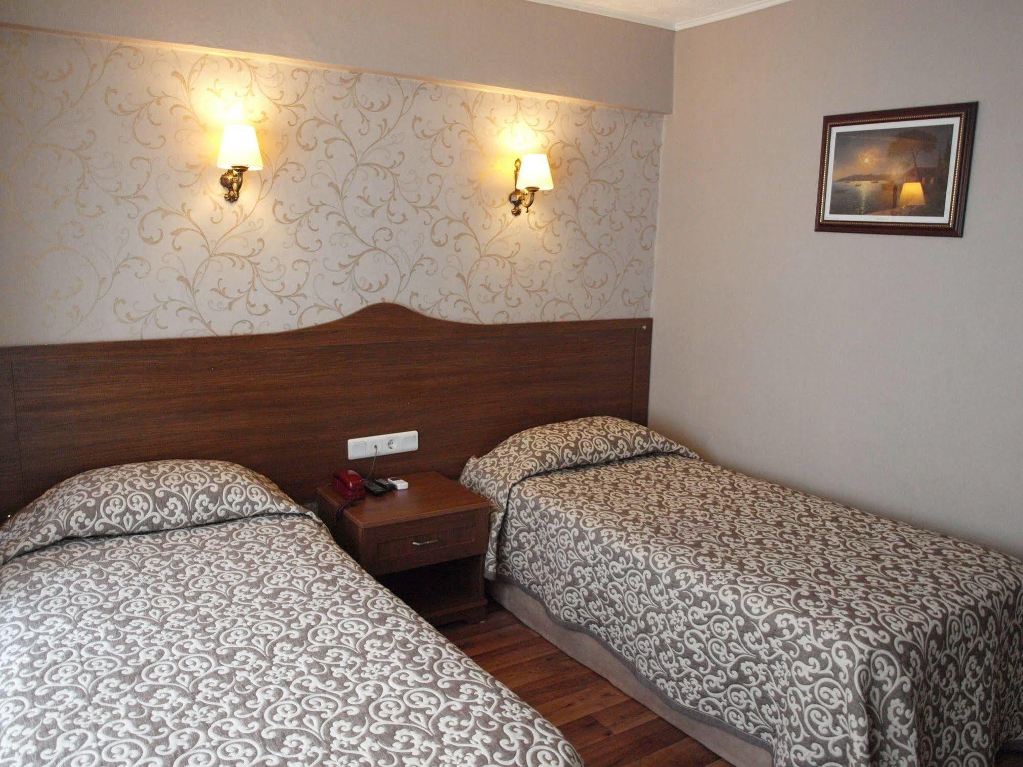 Hotel Nezih Istanbul Exterior photo